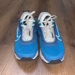 Boys blue Nike air maxs